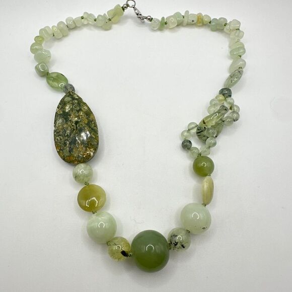 18" Prehnite and Ocean Jasper stone necklace with silver tone hardware! - Picture 12 of 12